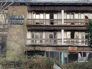 Opustený hotel neďaleko Pezinka