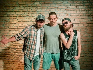 Chiki Liki Tu-a: Alternatívne