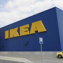 Obchodný dom IKEA prepadli