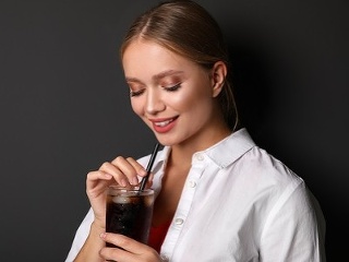 Tieto NÁPOJE ohrozujú mladých