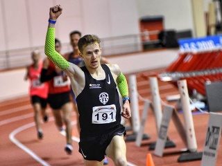 Atlét Peter (24) minulý