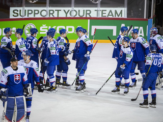 Na snímke smutní hokejisti