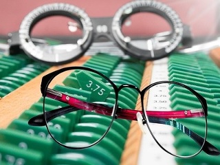 Vedľajší účinok nosenia dioptrických