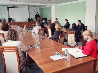 Rektor Trenčianskej univerzity vymenoval