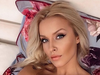 Simonine modré oči ťa