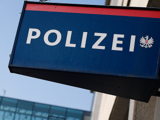 Nemecká a rakúska polícia
