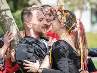 Heľenine Oči pesničkou Dam