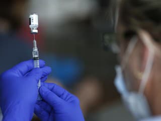 KORONAVÍRUS Štartuje očkovanie vakcínou