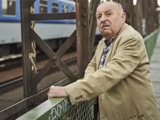 Legendárny český herec oslavuje