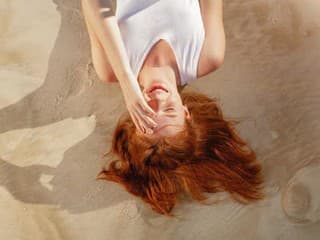 Poškodená rohovka zo slnka?