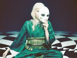 Speváčka Aurora zverejnila nový