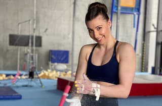 Gymnastka Barbora trávi v