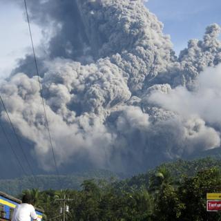 Sopka Bulusan opäť chrlila