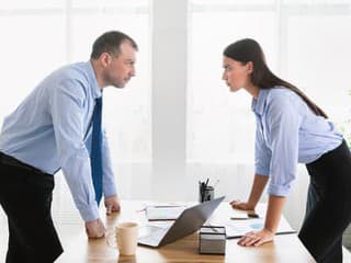 Ohovárajú vás v práci?