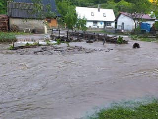 Záplavy v obci Valaská