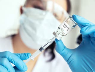 KORONAVÍRUS Útoky na očkovacie