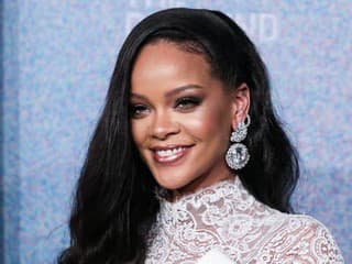 Rihanna je dnes druhou