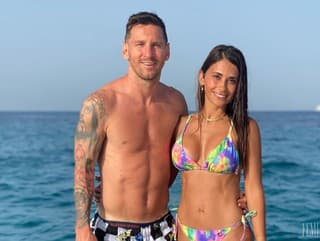 Priateľka známeho futbalistu vyzerá