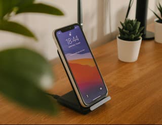 Nabíjaj svoj mobil bezdrôtovo: