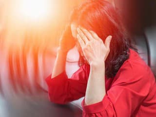 ZNAMENIE, ktoré naznačuje riziko: