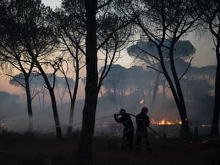 Požiar Francúzskej riviéry hasia