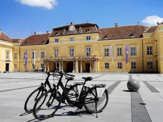 Zámok Laxenburg je poľahky