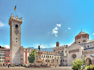 Gigantická lavička, kaňony, jablká