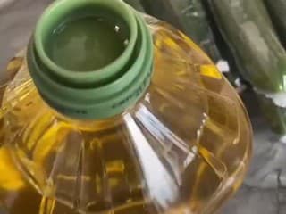 Aj vy otvárate fľašu