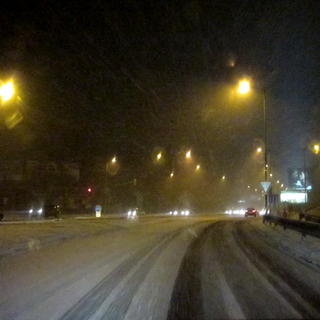 Na východe husto sneží,