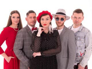 For You vydáva výber