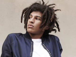 Yael zverejnil singel Zvesť.