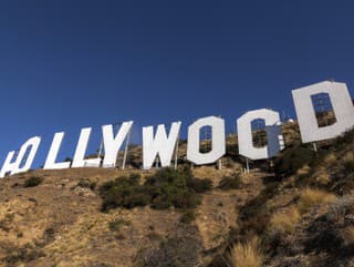 Warner Bros či Netflix