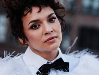 Norah Jones vydáva svoj