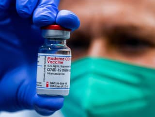 KORONAVÍRUS Francúzsko neodporúča očkovanie
