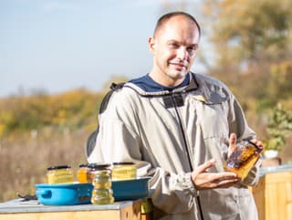 Kvalitný med by nemal