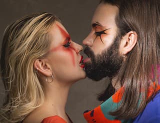 Tolstoys v novinke prirovnávajú