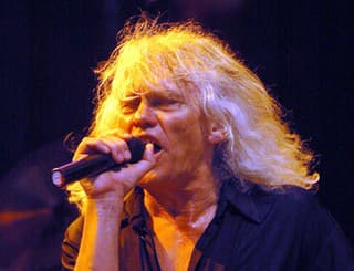 Zomrel János Kóbor, spevák