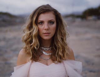 Lenny zverejnila emotívny singel