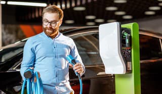 Elektromobil je hlúposť, má