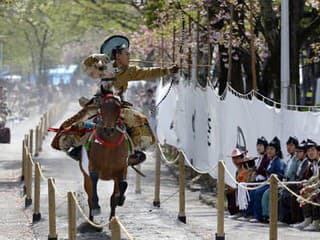 Lukostrelec v samurajskom kostýme