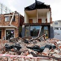 Po zemetrasení už 98
