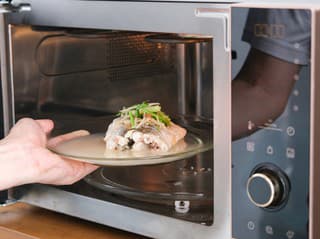 Nechutné, čo MIKROVLNKA spraví