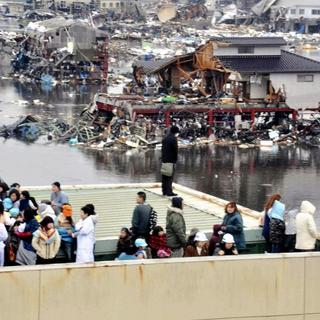 Evakuujú tisíce ľudí, cunami