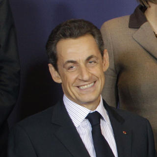 Sarkozy: Ak Kaddáfí nasadí
