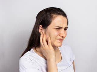 Bolestivá VYRÁŽKA v uchu