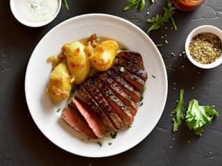 Hlavné JEDLO prispieva k