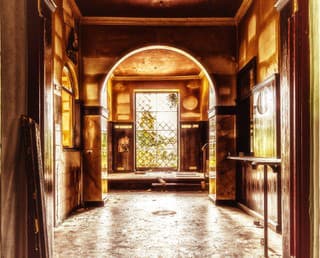 Opustený liečebný dom na