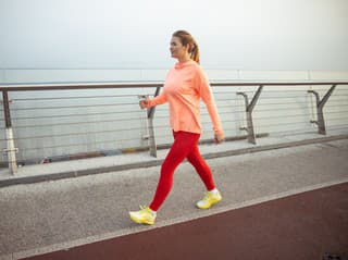 Je 10 000 VYMYSLENÉ