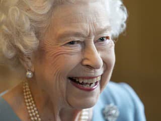 Kráľovná Alžbeta II. opúšťa Buckinghamský palác