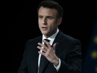Emmanuel Macron v Aubervilliers
